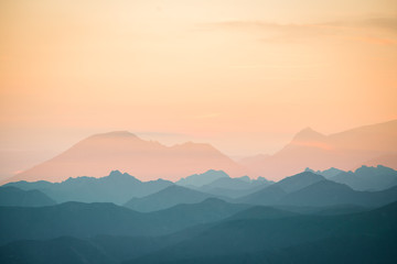 教程开挂辅助“雀神山庄麻将开挂神器下载安装”开挂(透视)最新辅助详细教程